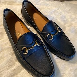 Gucci 1953 Horsebit Loafer in grained leather